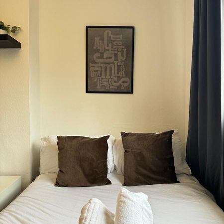 2 Bed Apt Sofa Bed Up To 6 لندن المظهر الخارجي الصورة