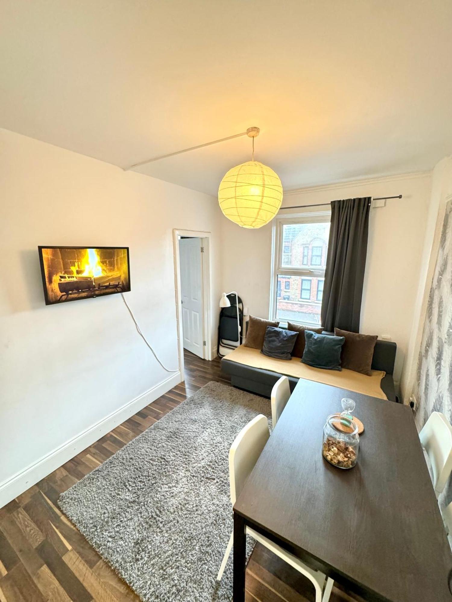 2 Bed Apt Sofa Bed Up To 6 لندن المظهر الخارجي الصورة