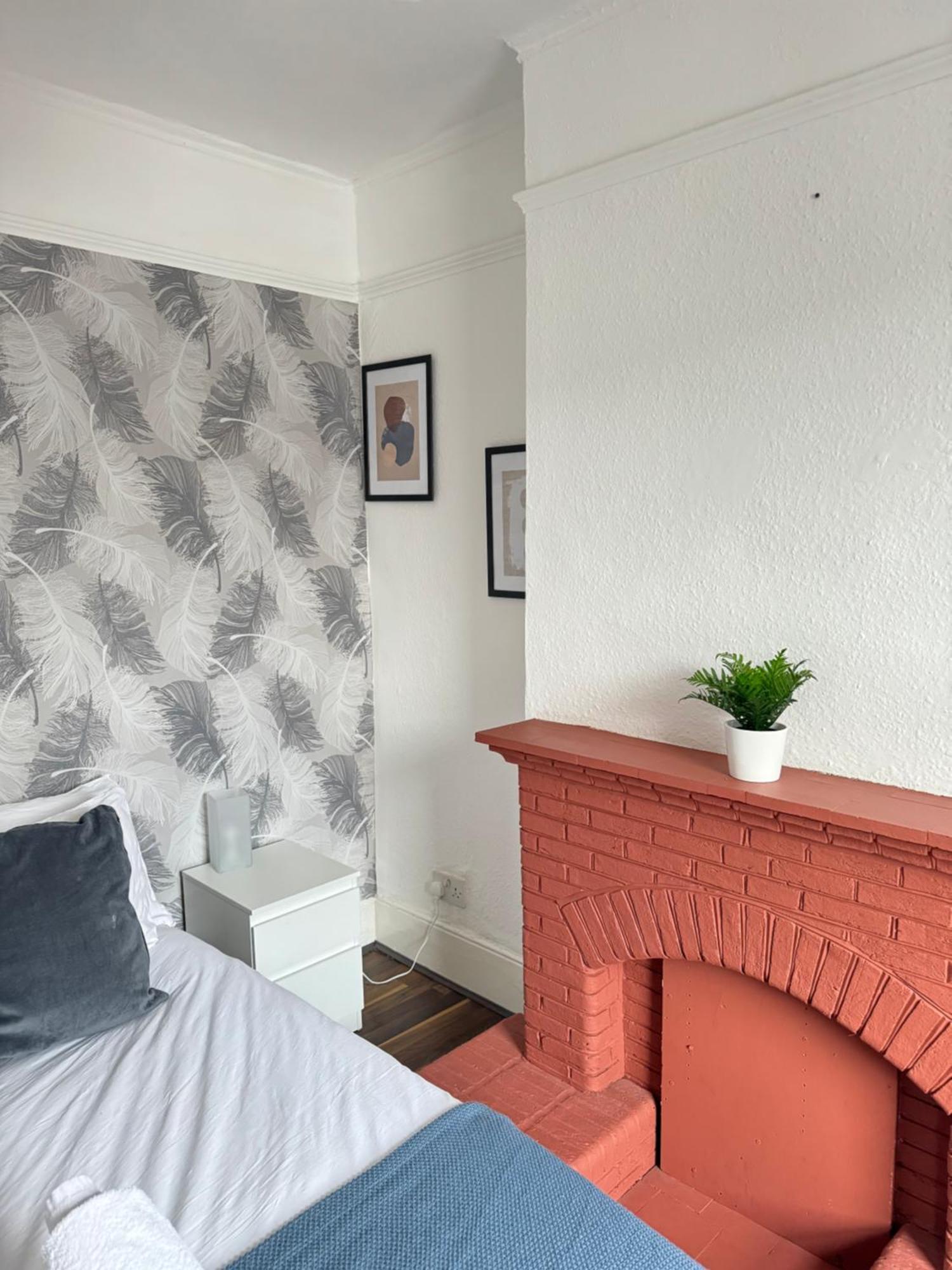 2 Bed Apt Sofa Bed Up To 6 لندن المظهر الخارجي الصورة
