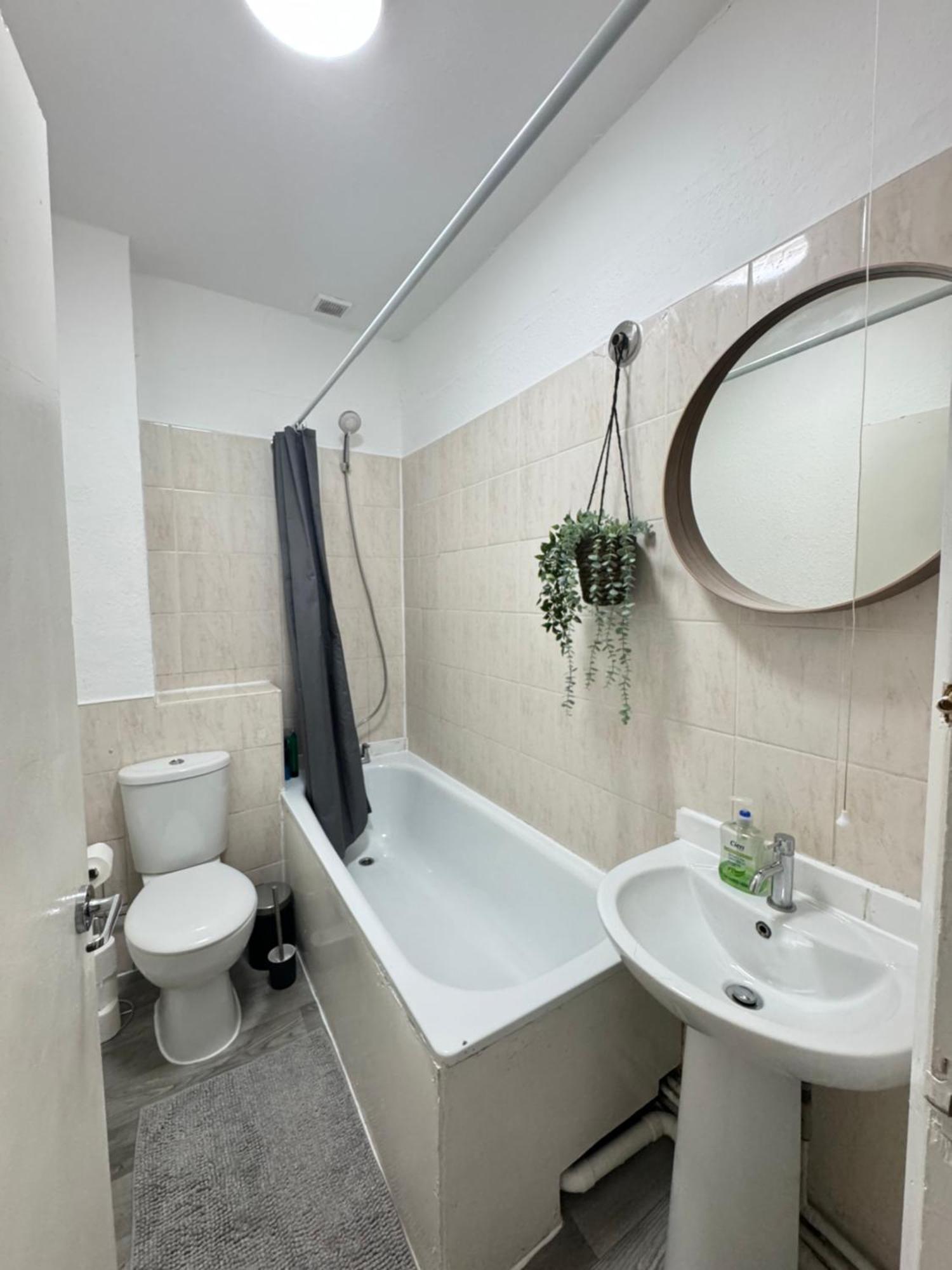 2 Bed Apt Sofa Bed Up To 6 لندن المظهر الخارجي الصورة
