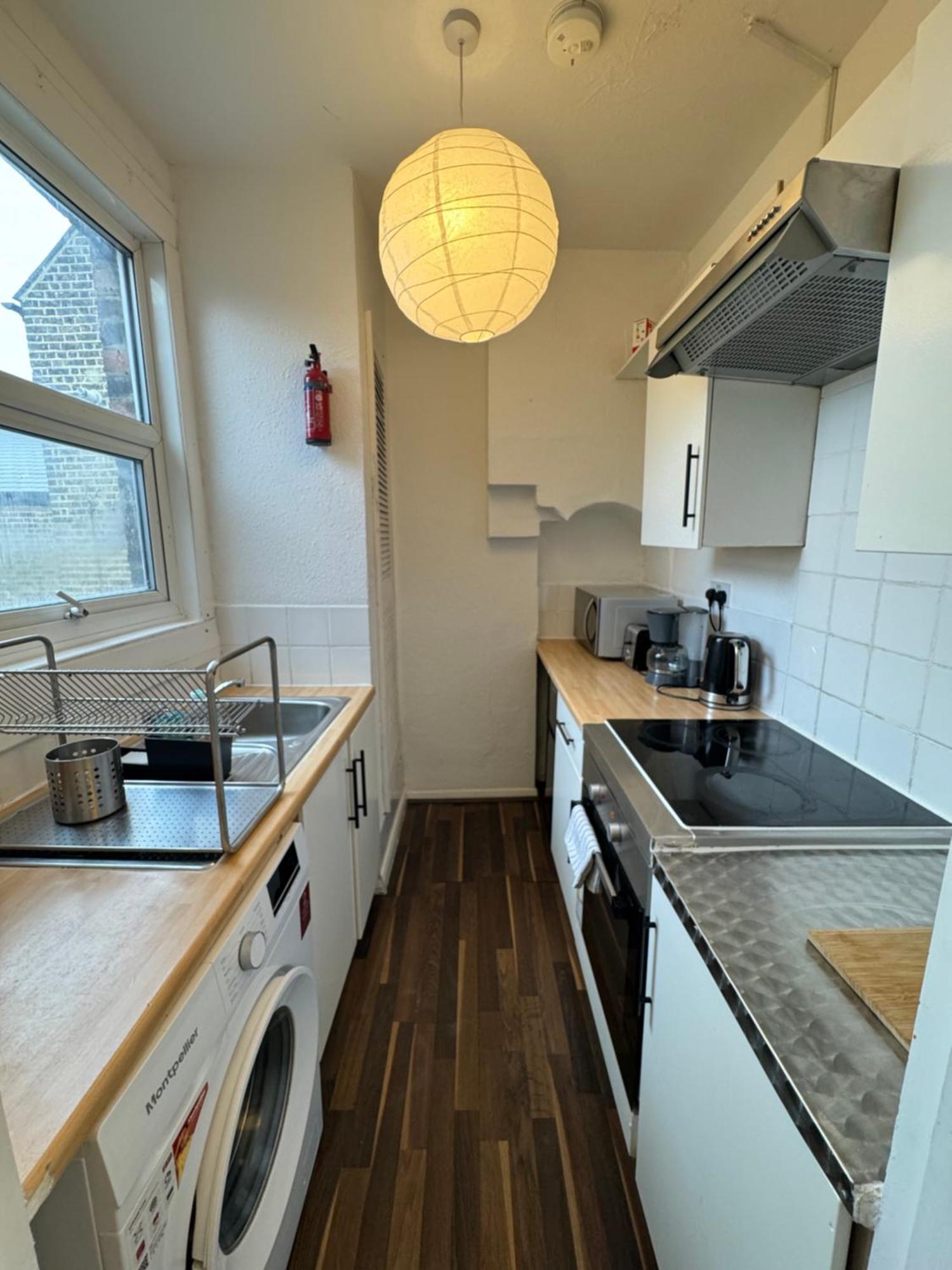 2 Bed Apt Sofa Bed Up To 6 لندن المظهر الخارجي الصورة