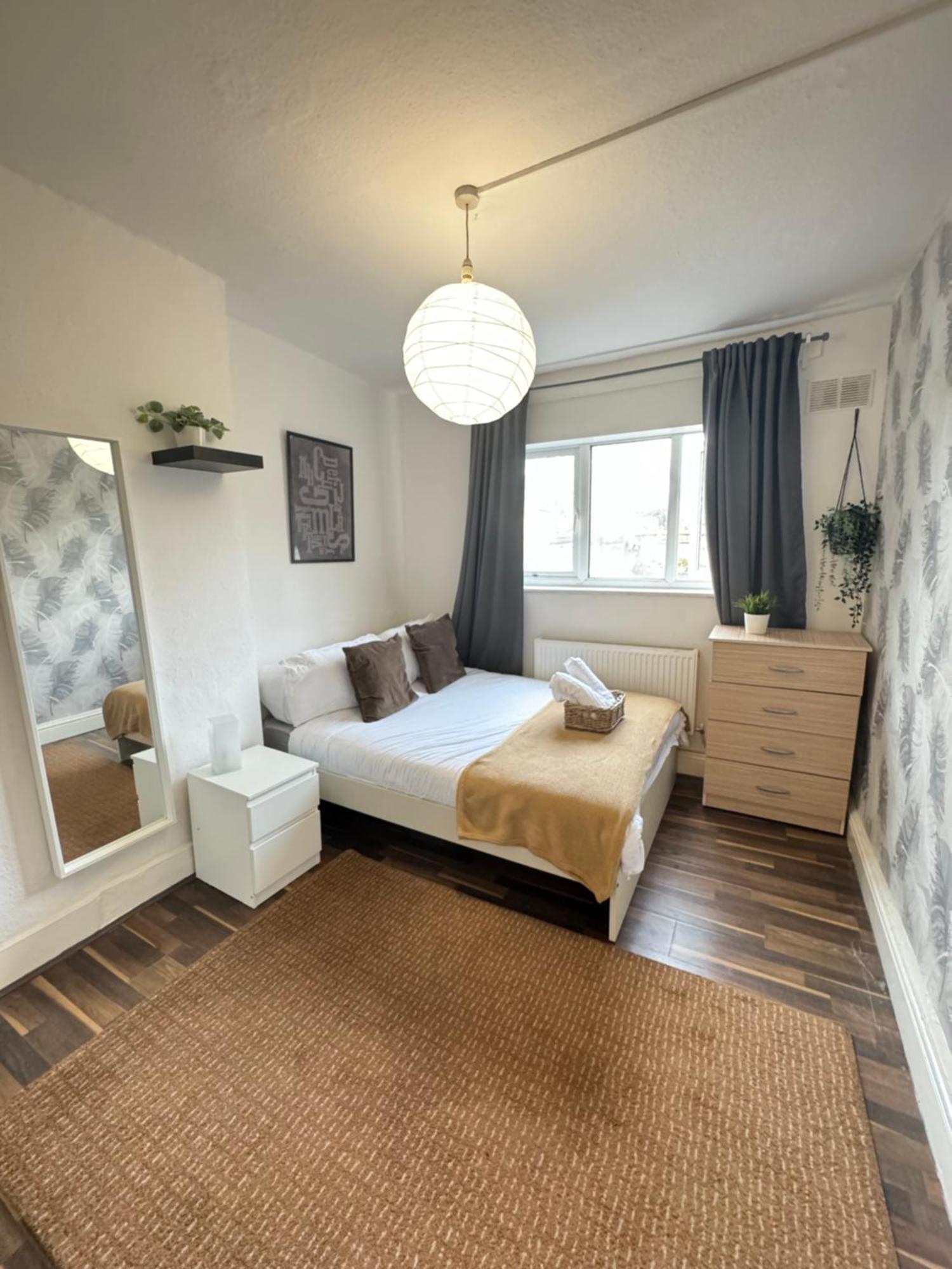 2 Bed Apt Sofa Bed Up To 6 لندن المظهر الخارجي الصورة