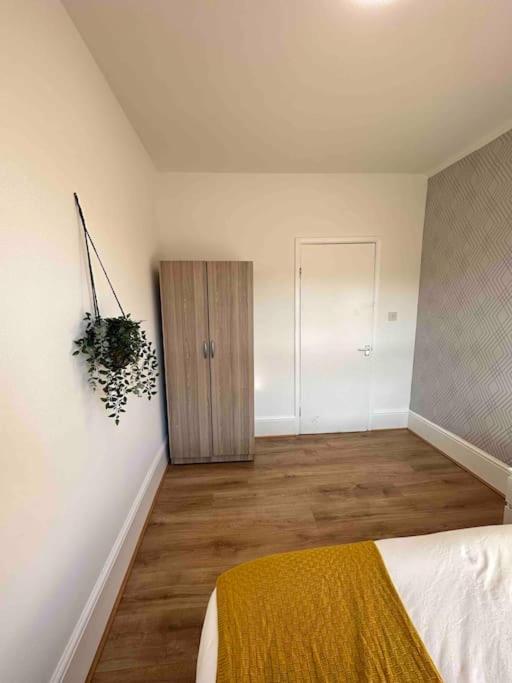 2 Bed Apt Sofa Bed Up To 6 لندن المظهر الخارجي الصورة