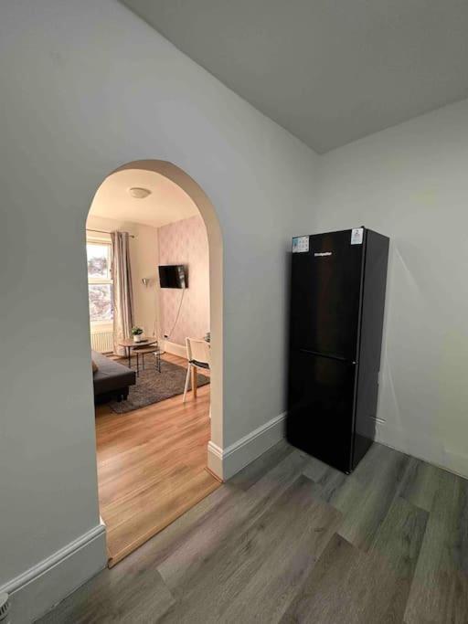 2 Bed Apt Sofa Bed Up To 6 لندن المظهر الخارجي الصورة